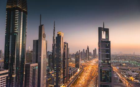 تصدر دبي قرارًا جديدًا بشأن شفافية رسوم حاوية البحر المحلية في دبي